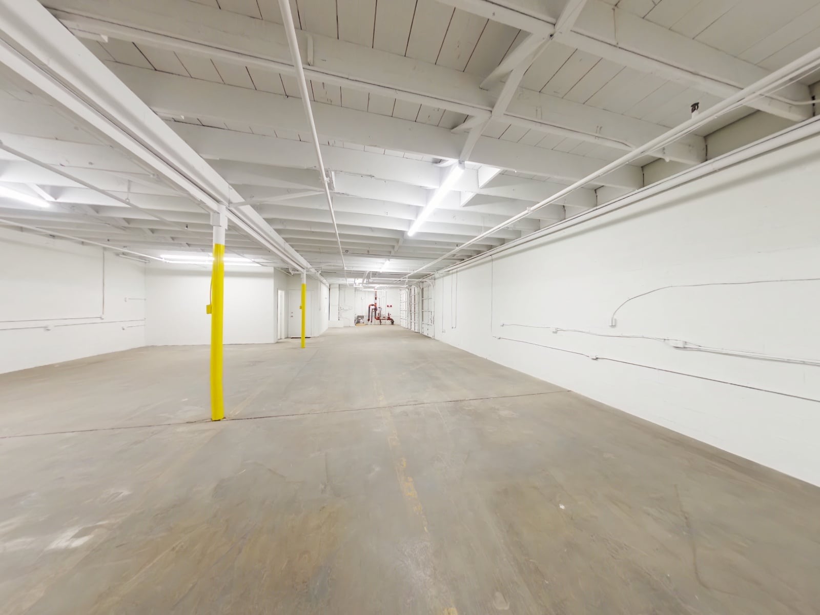 2463 S Riverside Dr, Fort Worth, TX for lease Interior Photo- Image 1 of 9