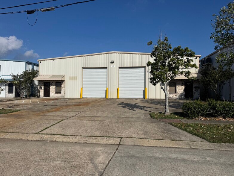 42 Sussex St, Kenner, LA à louer - Photo principale - Image 1 de 27