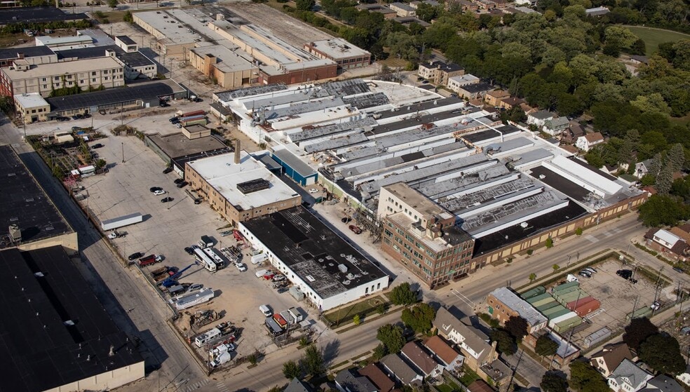 Milwaukee Industrial Complex portfolio of 4 properties for sale on LoopNet.ca - Building Photo - Image 1 of 3