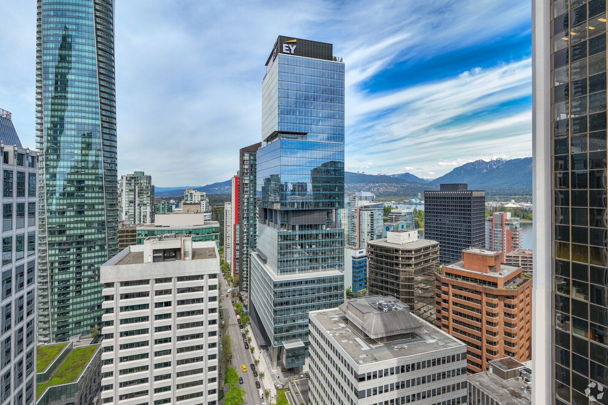 1133 Melville St, Vancouver, BC à louer Photo du bâtiment- Image 1 de 16