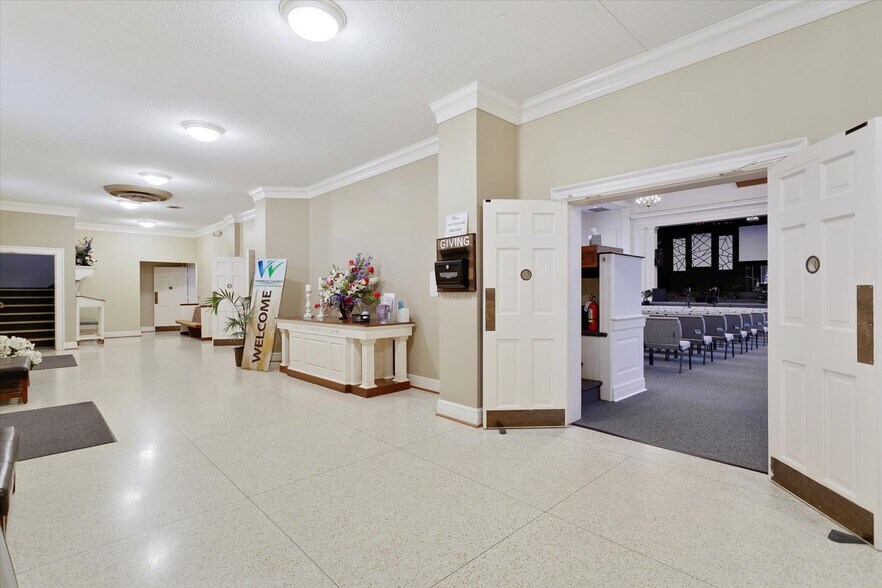 1228 Todds Ln, Hampton, VA à vendre - Photo intérieure - Image 2 de 45