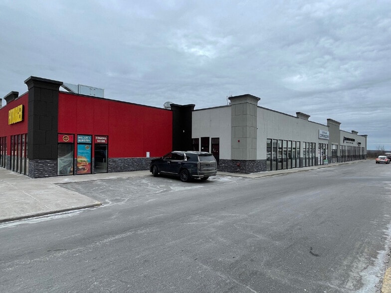 535 Bayfield St, Barrie, ON à louer - Photo du bâtiment - Image 3 de 8