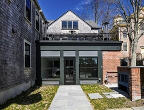 1 Johnny Cake Hill, New Bedford, MA à louer Photo intérieure- Image 1 de 20