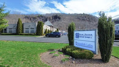 3 Research Dr, Woodbridge, CT à louer Photo intérieure- Image 1 de 19