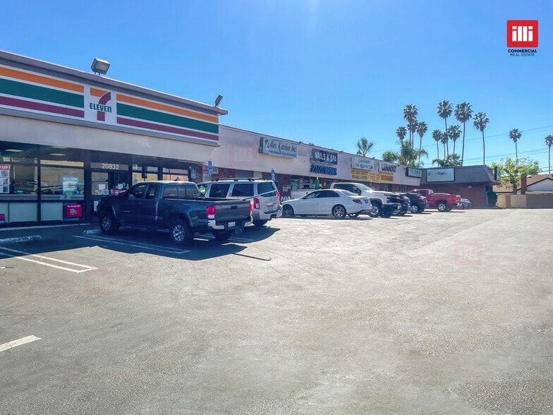 20832-20843 Vanowen St, Winnetka, CA for lease - Building Photo - Image 3 of 6