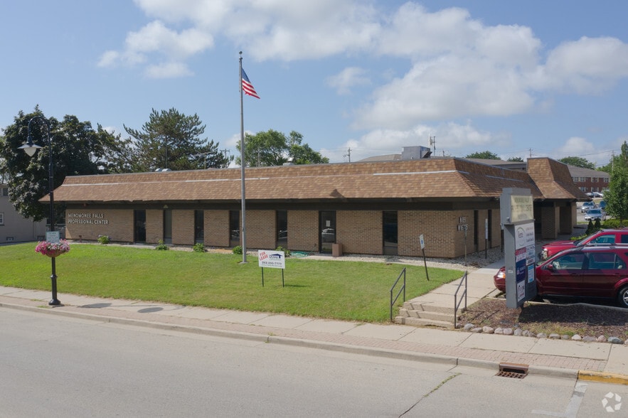 N89W16785 Appleton Ave, Menomonee Falls, WI à louer - Photo du bâtiment - Image 1 de 9