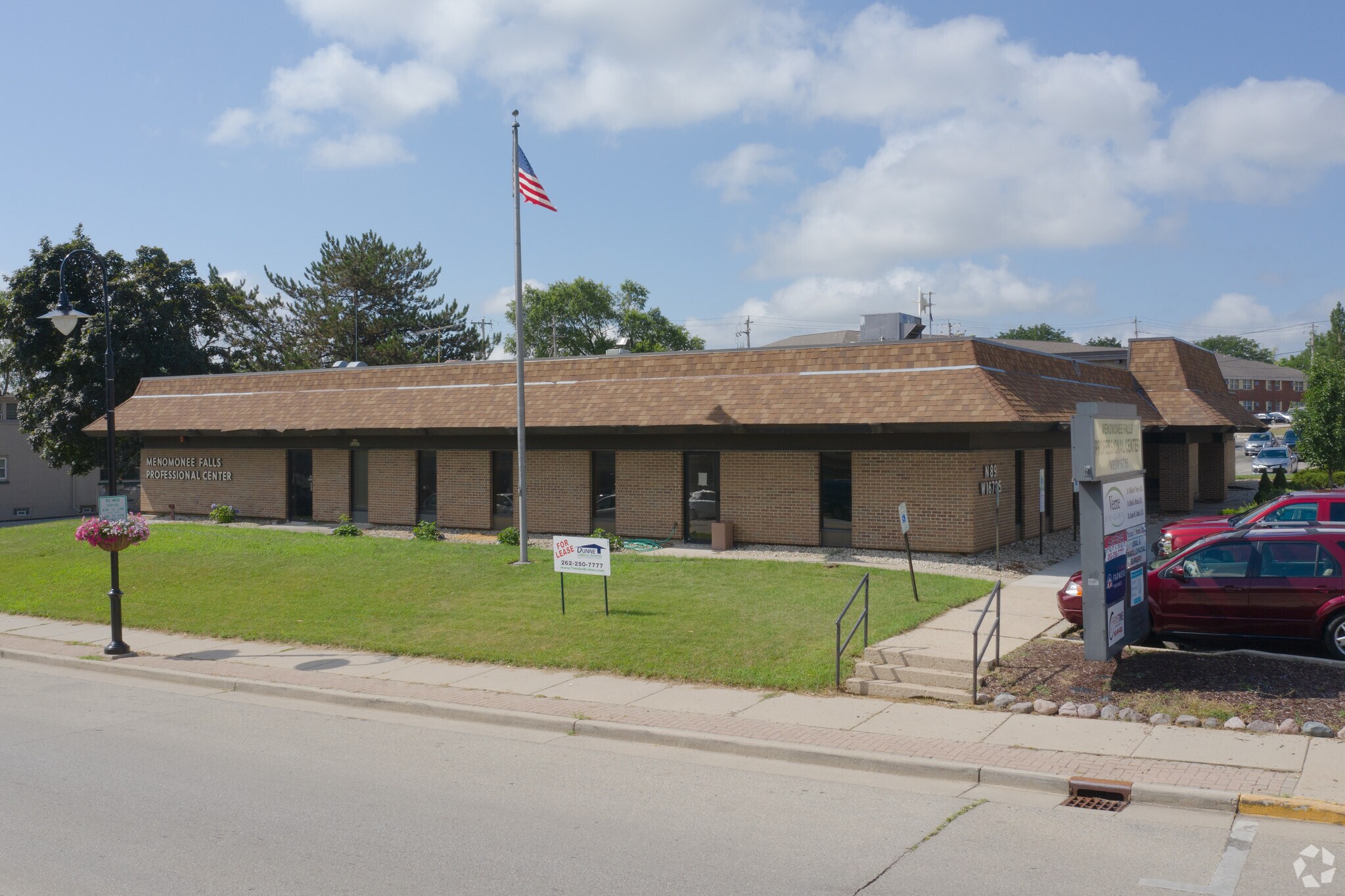 N89W16785 Appleton Ave, Menomonee Falls, WI for lease Building Photo- Image 1 of 10