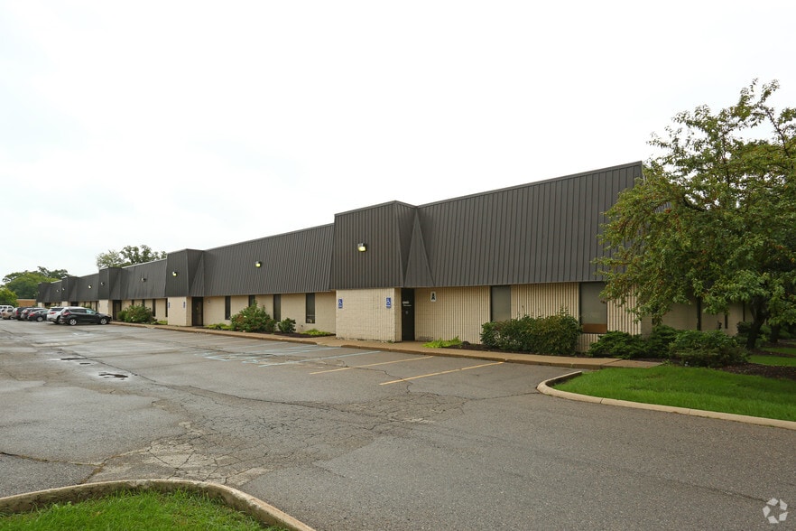 3101 S Gulley Rd, Dearborn, MI for lease - Building Photo - Image 1 of 5