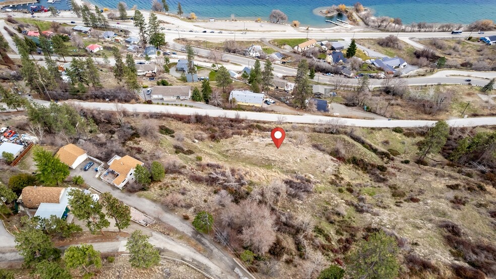5890 Columbia Av, Peachland, BC à vendre - Aérien - Image 3 de 5