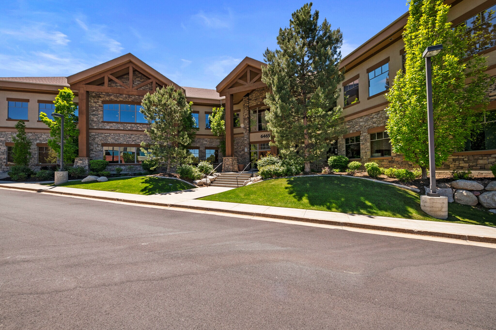 6465 S 3000 E, Salt Lake City, UT à vendre Photo du bâtiment- Image 1 de 1