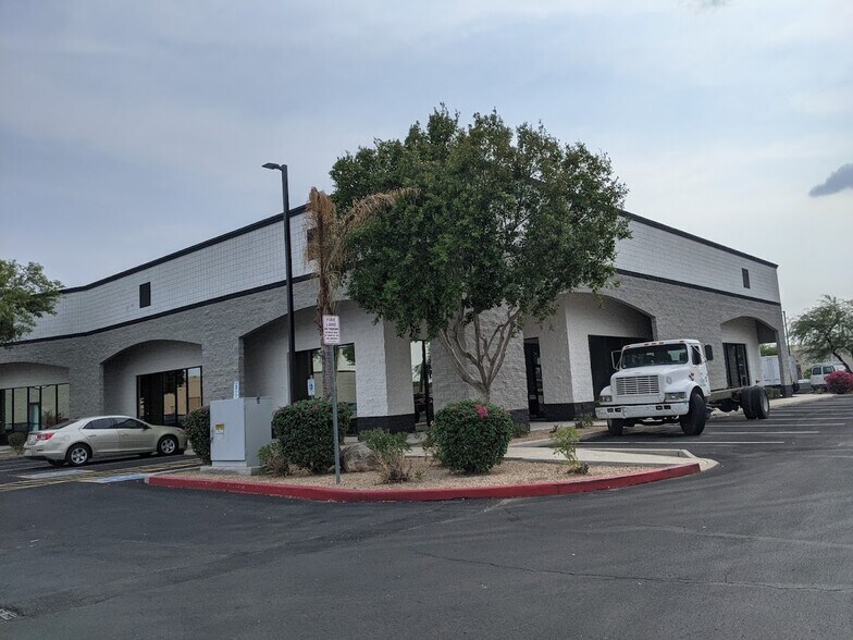 7143 E Southern Ave, Mesa, AZ à louer - Photo du bâtiment - Image 3 de 24