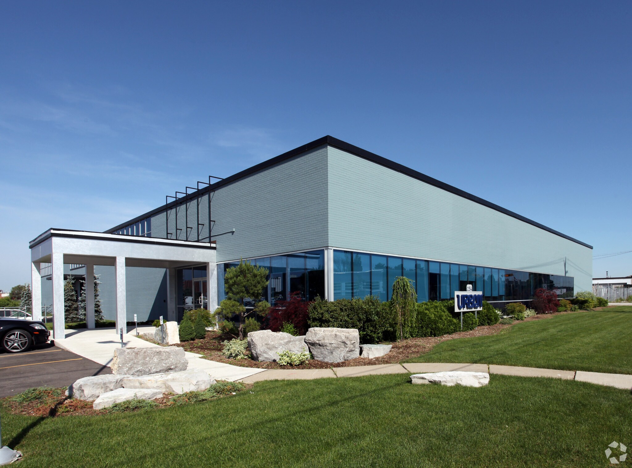 254 Attwell Dr, Toronto, ON for lease Primary Photo- Image 1 of 3