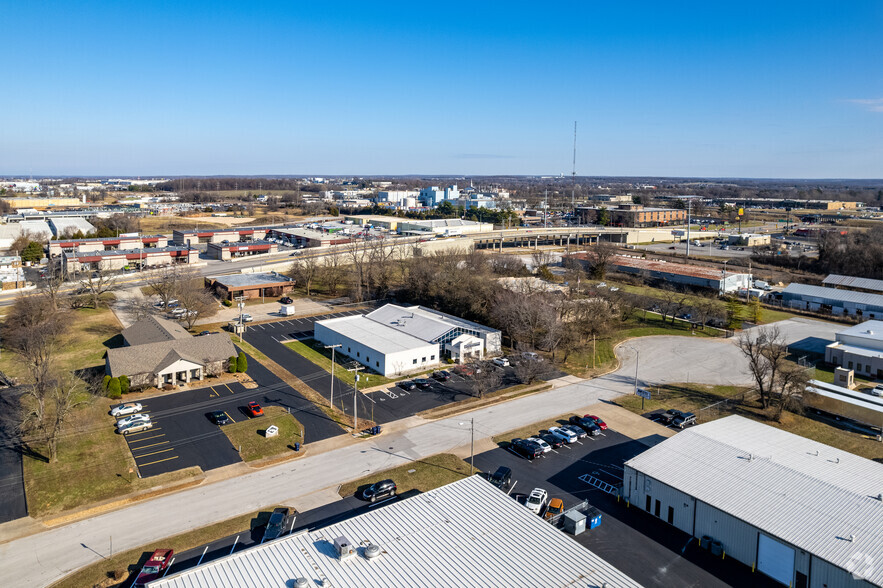 3057 E Cairo St, Springfield, MO for lease - Aerial - Image 3 of 6