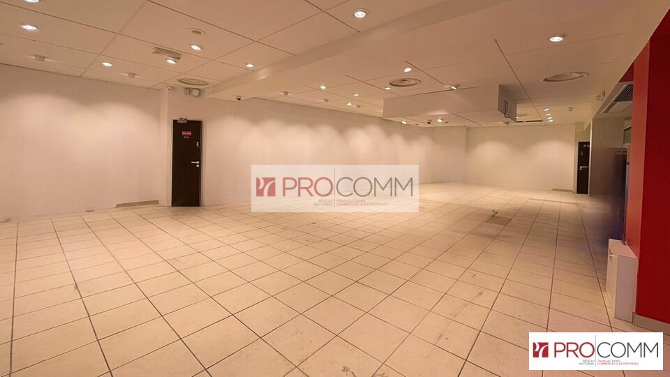 Retail in Chartres for lease - Interior Photo - Image 3 of 3