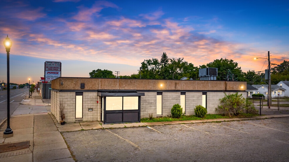 21511 Van Dyke Ave, Warren, MI for sale - Building Photo - Image 1 of 41