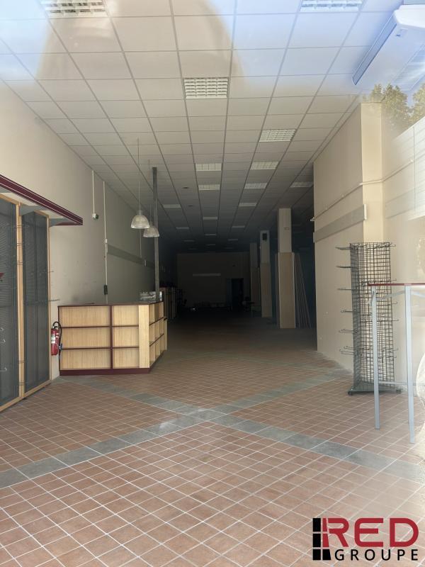 Retail in Aix En Provence for lease Building Photo- Image 1 of 4