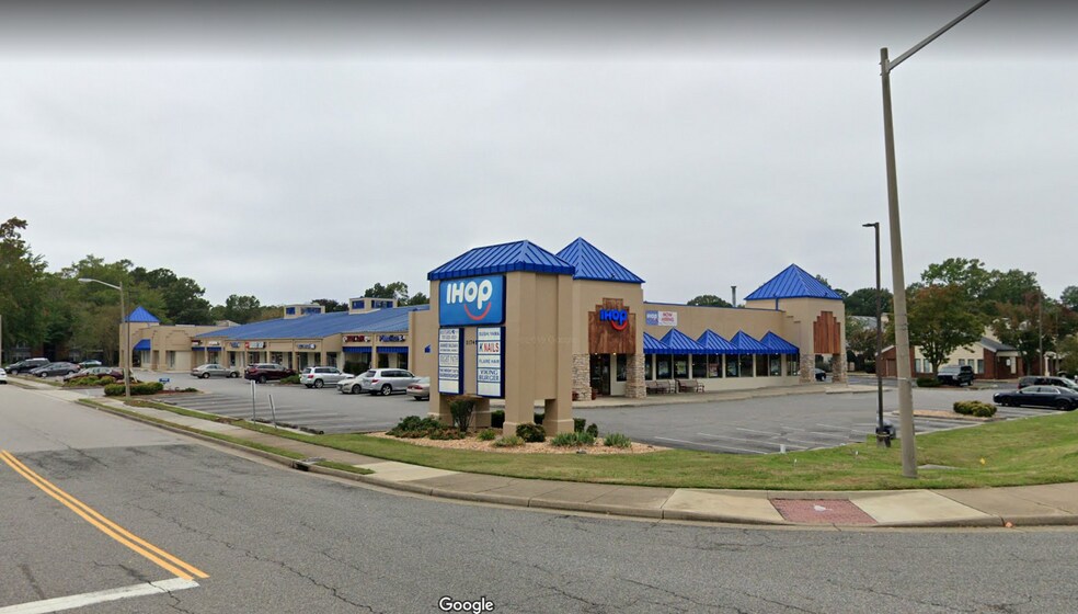 11745 Jefferson Ave, Newport News, VA à louer - Photo du bâtiment - Image 1 de 1