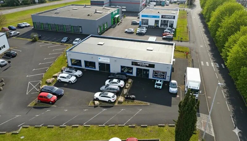 Retail in Bourgoin-Jallieu for lease - Aerial - Image 1 of 9