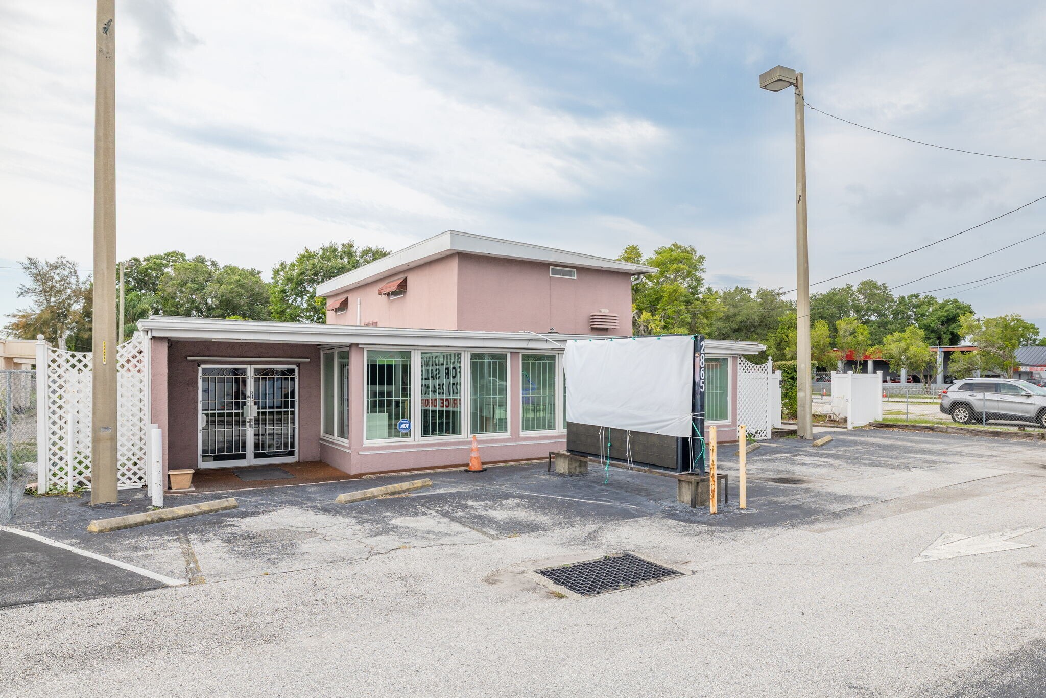 2865 E Bay Dr, Largo, FL à vendre Photo du bâtiment- Image 1 de 42
