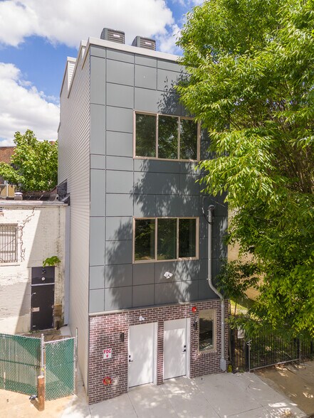 631 N Preston St, Philadelphia, PA à vendre - Photo du bâtiment - Image 2 de 65