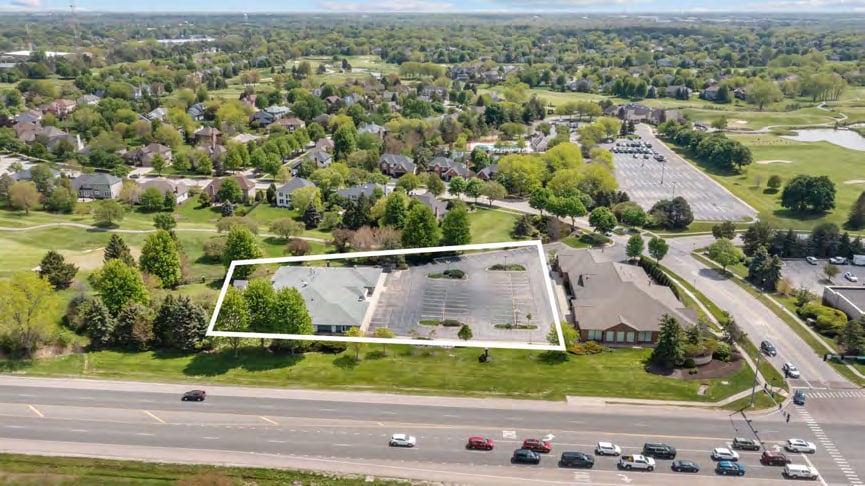 2323 Fargo Blvd, Geneva, IL for sale - Building Photo - Image 2 of 10