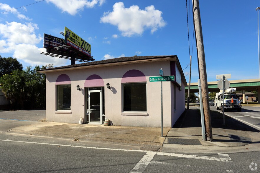 2023 Dr Martin Luther King Dr, Pensacola, FL à vendre - Photo du bâtiment - Image 1 de 12
