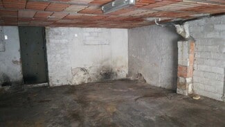 Plus de détails pour Multi-résidentiel à vendre