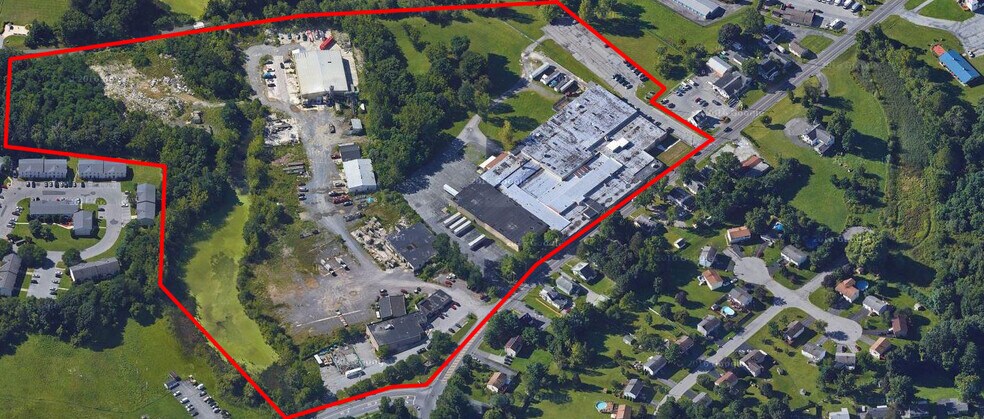 Hudson Valley Industrial Complex portefeuille de 3 propriétés à vendre sur LoopNet.ca - Photo du bâtiment - Image 3 de 9
