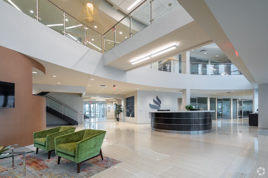 2201 High Wickham Pl, Louisville, KY for sale - Lobby - Image 2 of 4