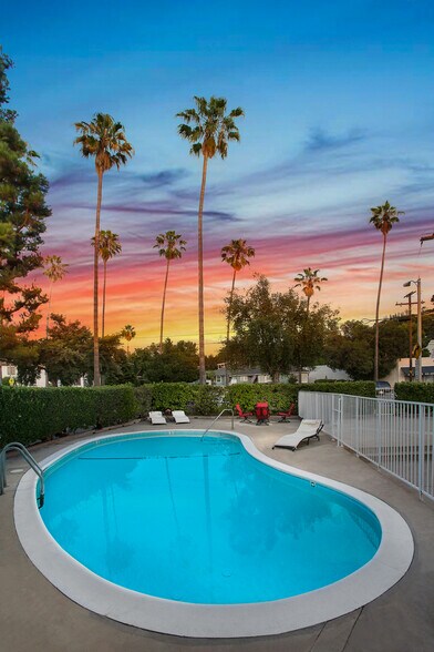 308 Pasadena Ave, South Pasadena, CA à vendre - Photo du bâtiment - Image 3 de 22