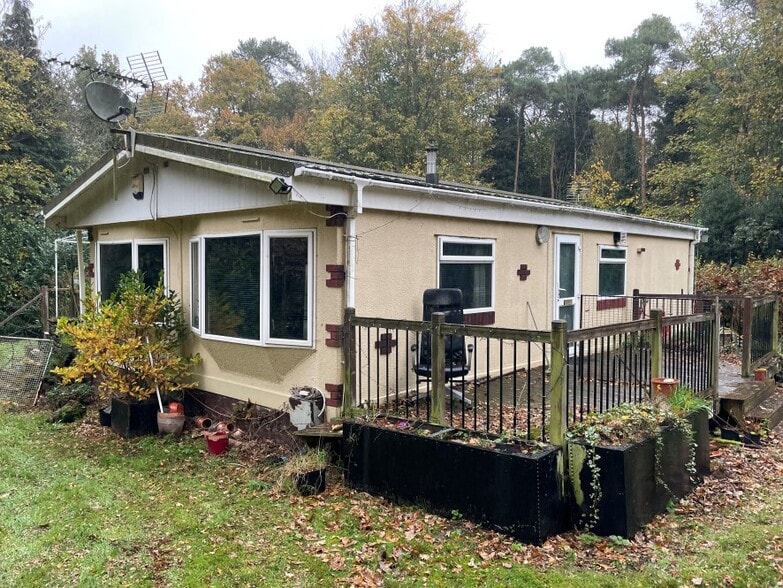 2 Letheringtons Ln, Hoveton for sale - Primary Photo - Image 1 of 2