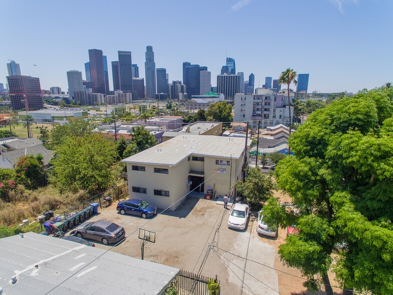 1217 W Court St, Los Angeles, CA à vendre - Photo du bâtiment - Image 3 de 23