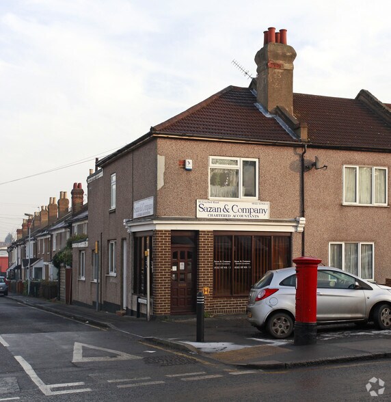 93 Crayford Rd, Crayford à louer - Photo principale - Image 1 de 3