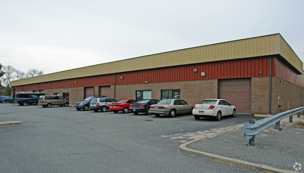 450-460 W John St, Hicksville, NY à louer - Photo du bâtiment - Image 2 de 3