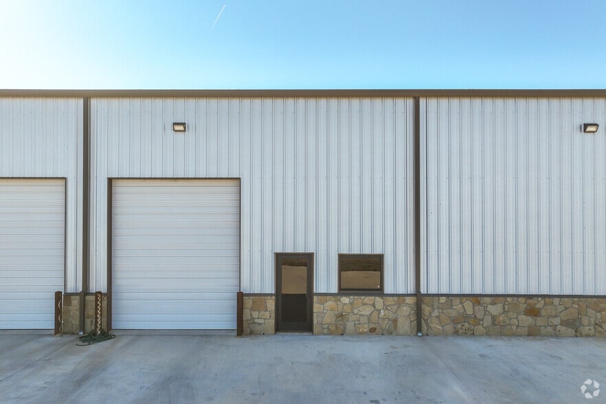 3044 Jessica Dr, Alvarado, TX for lease - Building Photo - Image 3 of 4