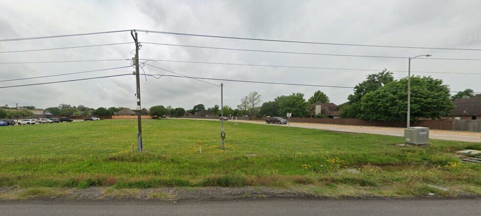 FM 2004, Lake Jackson, TX à vendre - Photo du bâtiment - Image 2 de 5