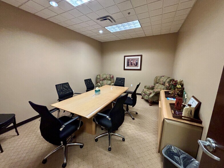 34406 N 27th Dr, Phoenix, AZ à louer - Photo du bâtiment - Image 3 de 9