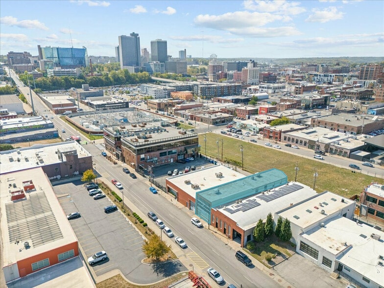 1714 Holmes St, Kansas City, MO à louer - Photo du bâtiment - Image 3 de 13