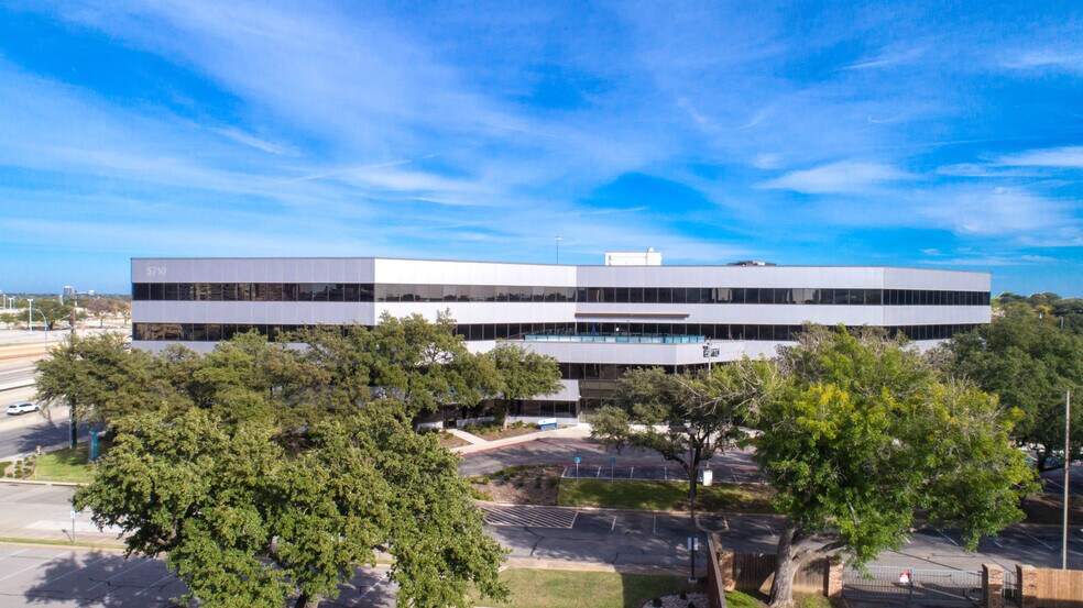 5710 Lyndon B Johnson Fwy, Dallas, TX à louer - Aérien - Image 3 de 32