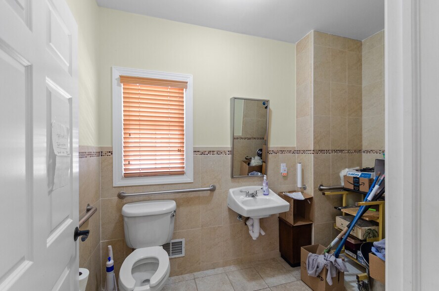431 Washington Ave, Belleville, NJ à vendre - Photo du bâtiment - Image 3 de 45