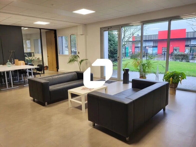 Rue De La Ladrie, Villeneuve-d'Ascq à louer - Photo du bâtiment - Image 2 de 8