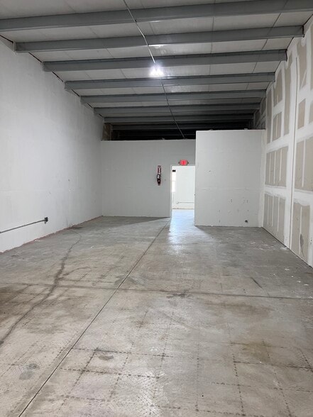 5316 Lena Rd, Bradenton, FL for lease - Interior Photo - Image 2 of 10