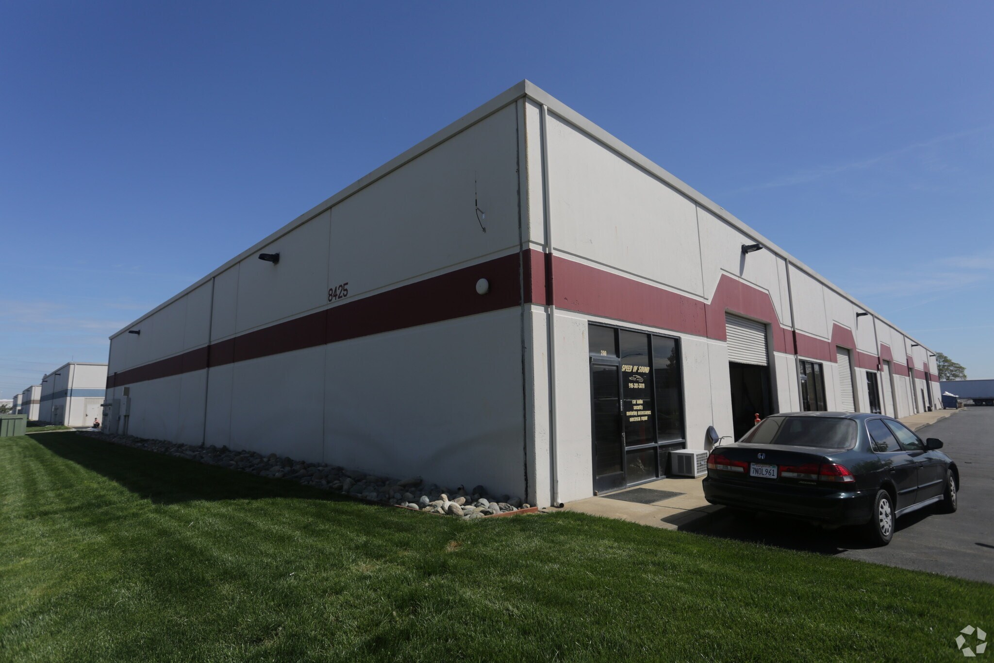 8425 Rovana Cir, Sacramento, CA for lease Primary Photo- Image 1 of 12