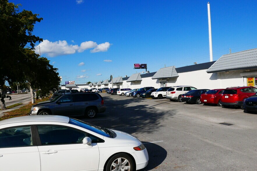 14135 NW 7th Ave, North Miami, FL for lease - Building Photo - Image 1 of 4