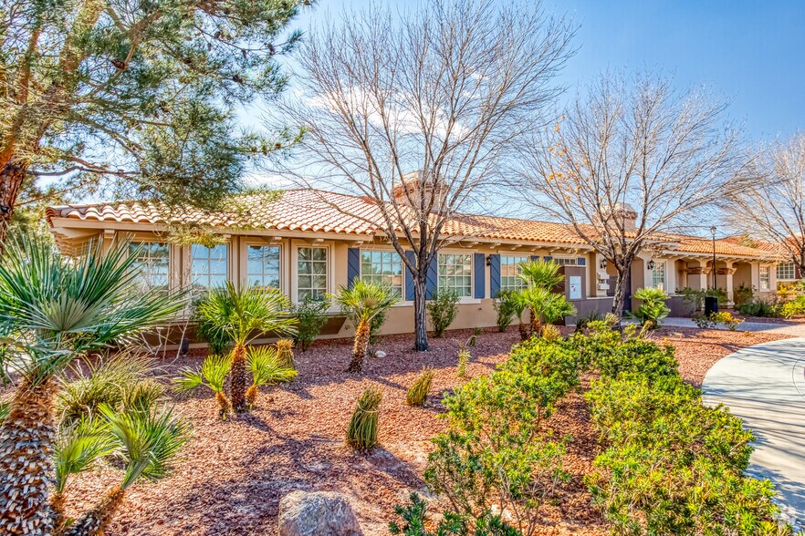 3203 E Warm Springs Rd, Las Vegas, NV à vendre - Photo du bâtiment - Image 2 de 18