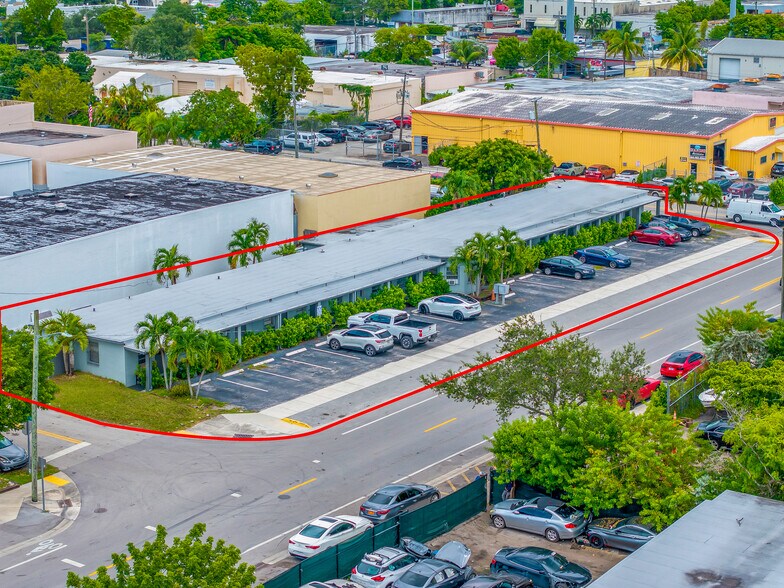 5807 SW 25th St, West Park, FL à vendre - Photo du bâtiment - Image 2 de 28