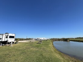 Bastrop Bayou RV Park- 25 RV Pads, 18.52 Acre - Terrain de camping