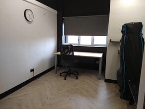 12 Station Rd, Bedford for lease Interior Photo- Image 2 of 2