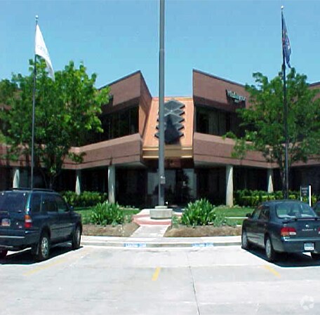 2250 W Parkway Blvd, West Valley City, UT à vendre - Photo du bâtiment - Image 3 de 8