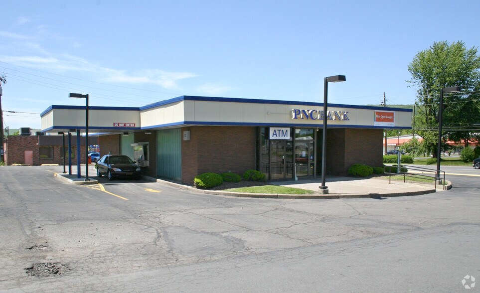 2250 Sans Souci Pky, Hanover Township, PA à louer - Photo du bâtiment - Image 3 de 6